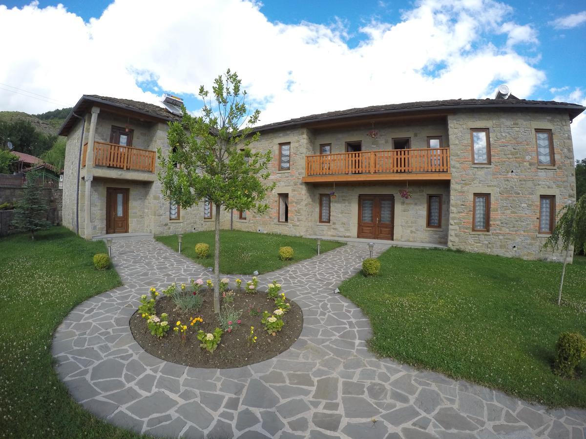 Johnny 4* Kamenice